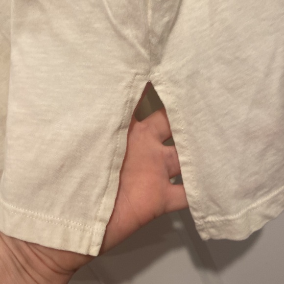 American Eagle Outfitters oversized Women's Cream “save the bees” t-shirt medium - Picture 5 of 10